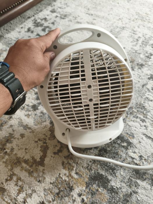 Aquecedor elétrico com exaustão e ventilação