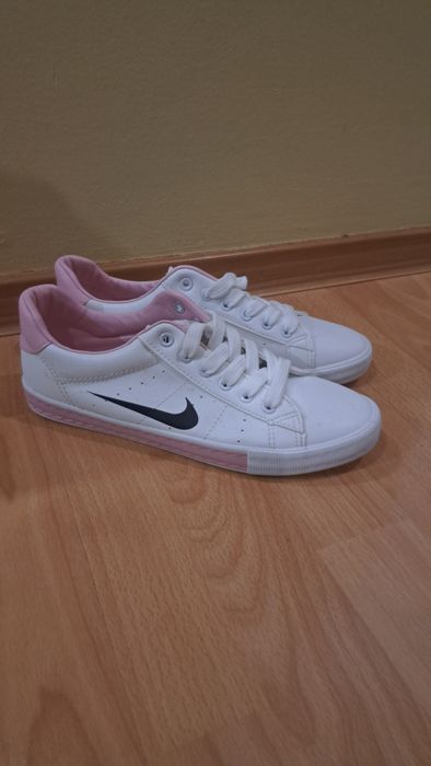 Nowe buty Nike 40