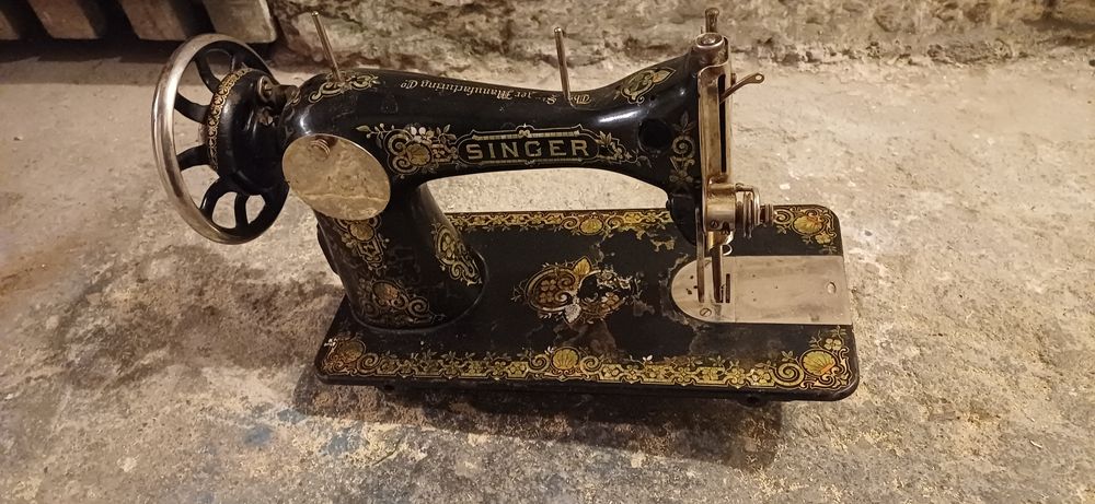 Zabytkowa maszyna do szycia Singe + nogi zeliwner