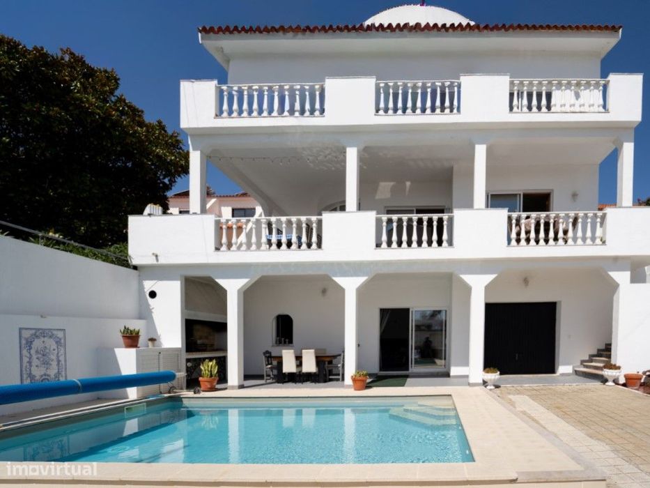 Moradia T4 com piscina na Nazaré