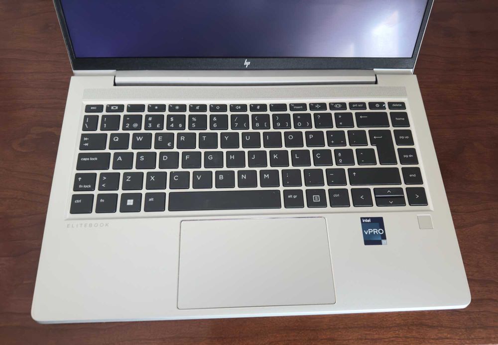 HP Elitebook 640 G9 c/Ecran Tactil/i7-1265u/32Gb Ram/Ssd 1TB/Garantia