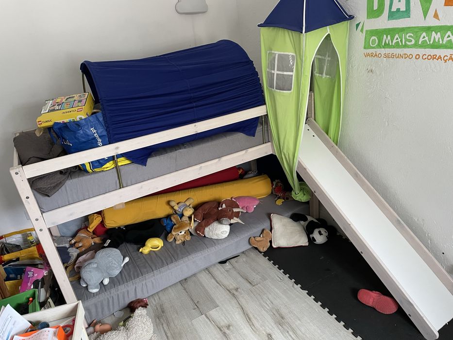 Cama criança com escorrega