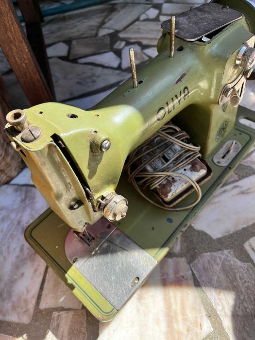 Maquina de costura OLIVA