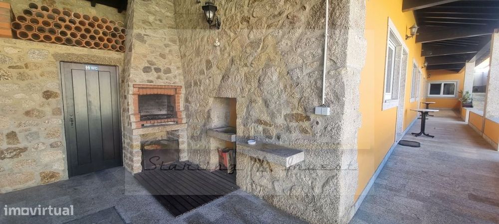 Moradia T3 mobilada com piscina. em Terroso - Póvoa de Varzim.