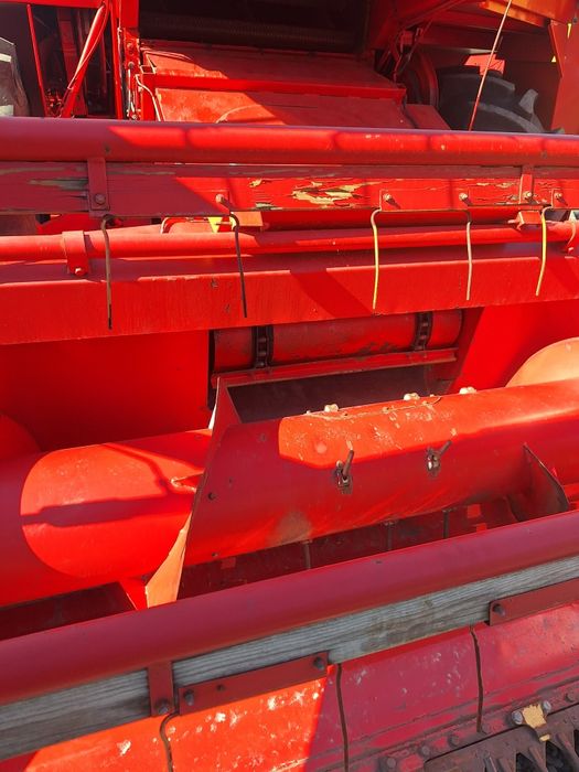 Комбайн Massey Ferguson 16 20XP