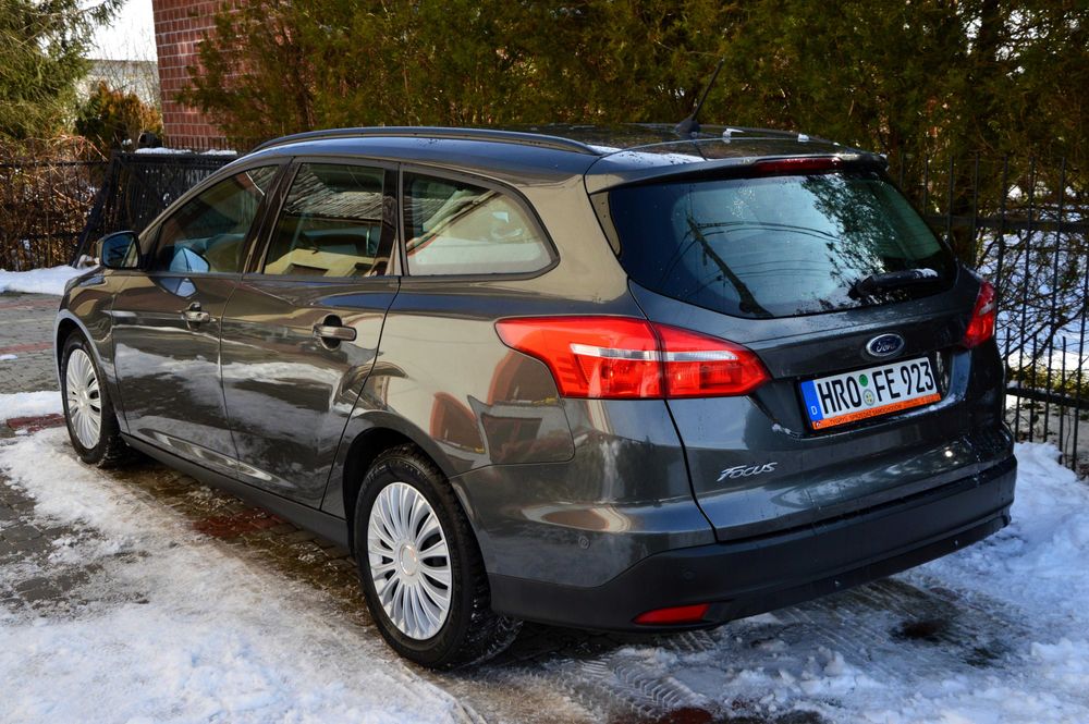 Piękny Focus Z Niemiec Klima Grzane
