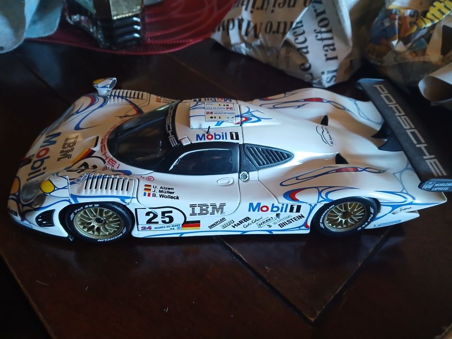Porche  escala 1.18