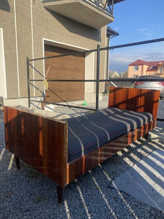 Ліжко односпальне