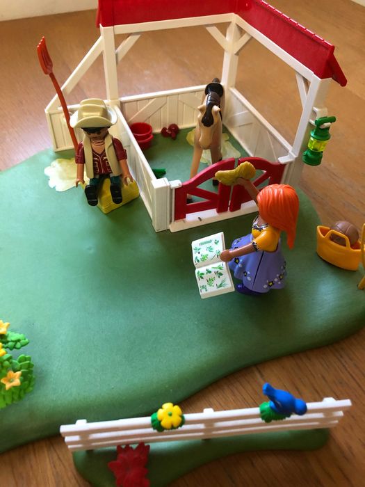 Playmobil cavalo estábulo