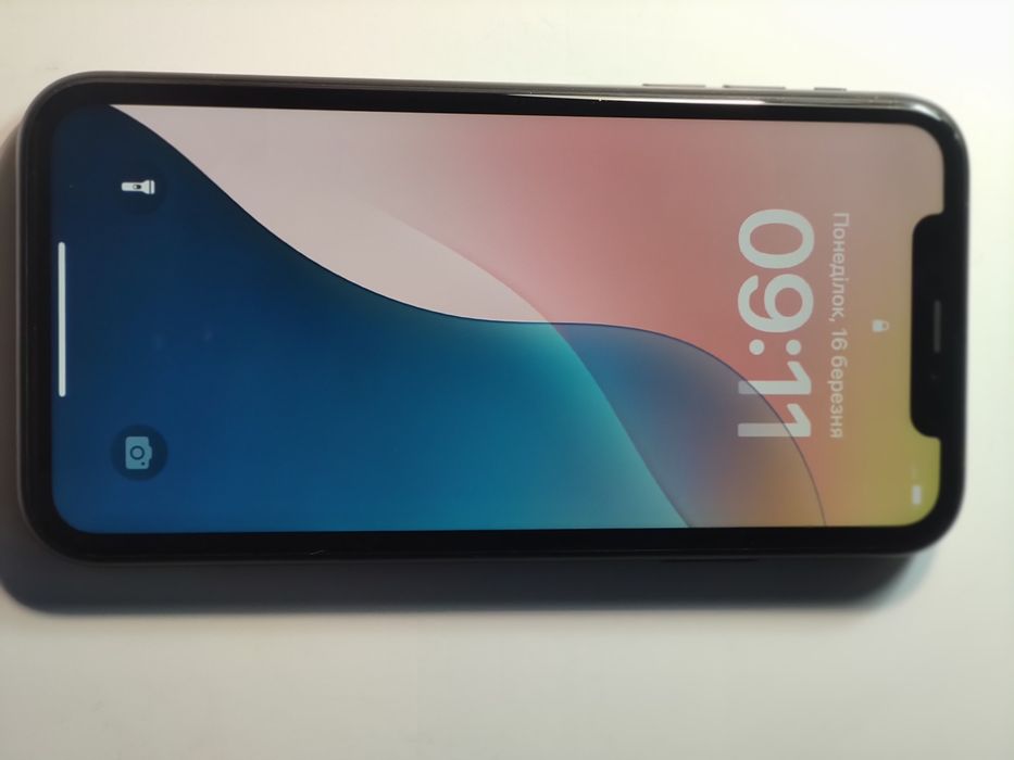 Продам iPhone XR
