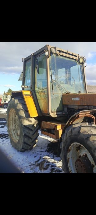 Kabina do ciągnika Renault 110.14 TZ w całości