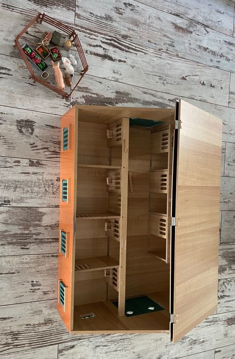 Drewniana stajnia dla koni Sleich