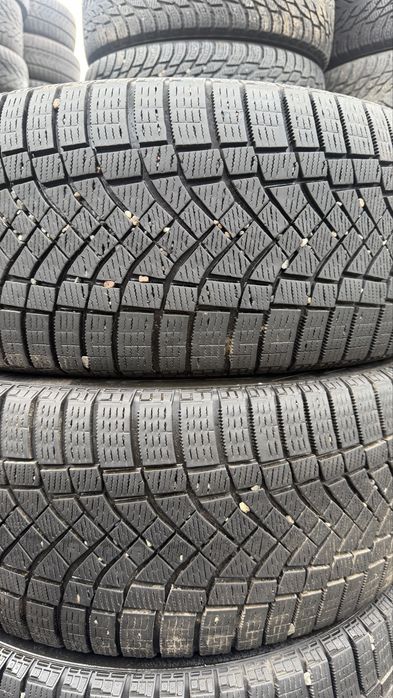 255/50/19 Pirelli  Ice Zero