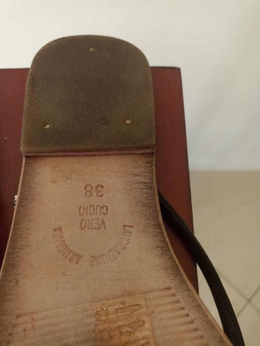 Klapki skórzane damskie