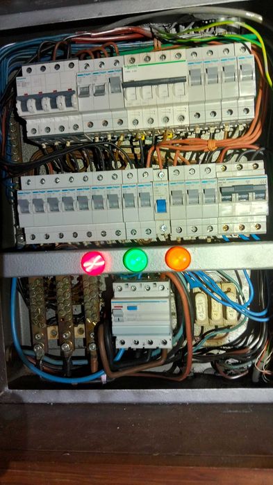 Electricista certificado para sub empreitadas e trabalhos a orçamento