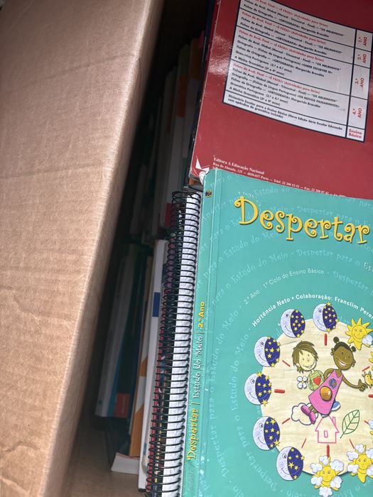 Vendo livros escolares do 1.* ao 12.* ano