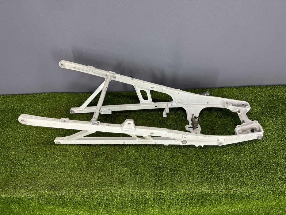 Honda Africa Twin CRF1100L Задній підрамник 50200-MKS-E00ZB