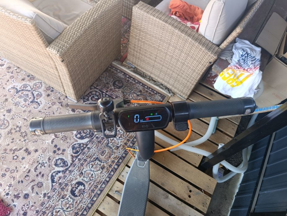 Продам електросамокат ninebot