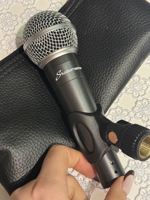 Mikrofon przewodowy Studiomaster z etui