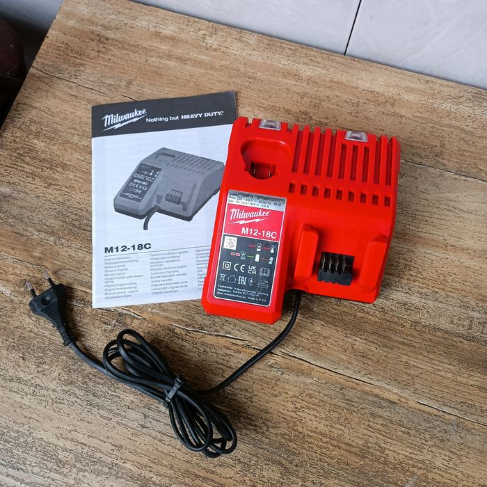 Milwaukee oryginalna Ładowarka M12-18C