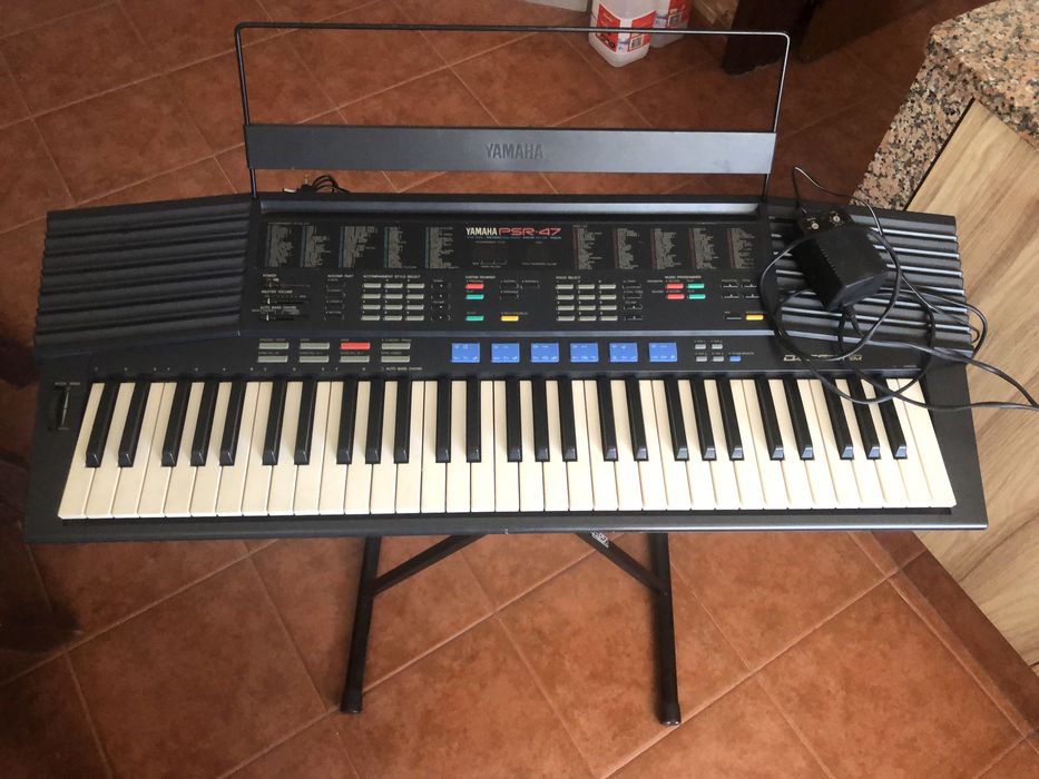 Orgao/Piano YAMAHA PSR-47