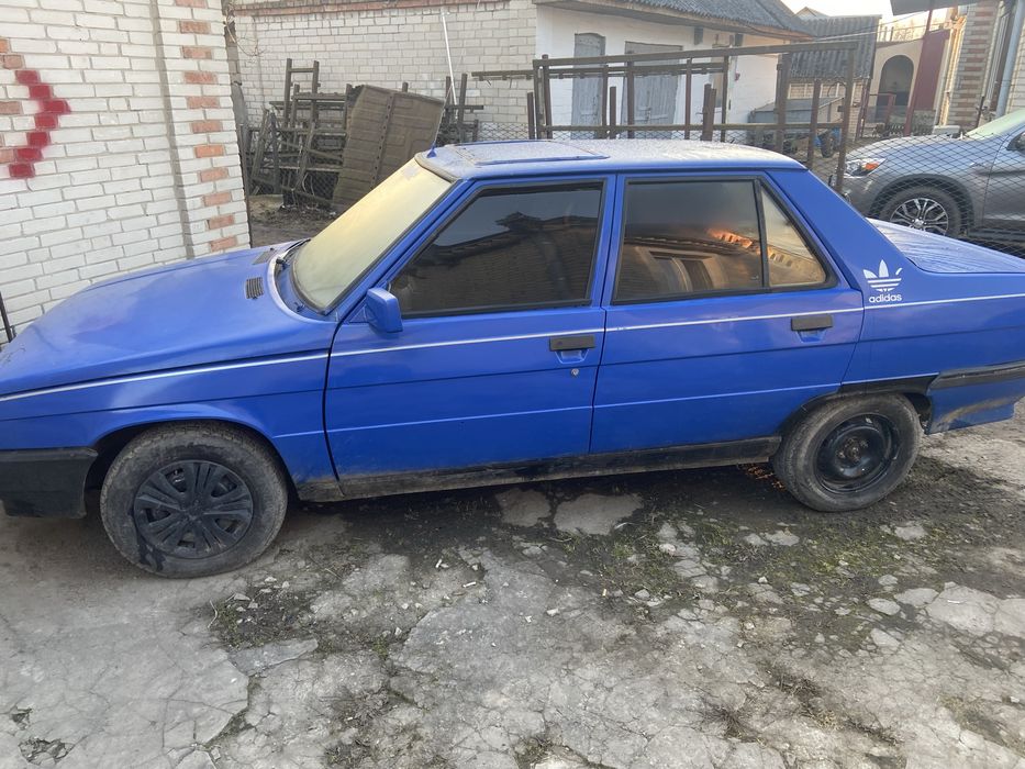 Продам рено 9 1.3