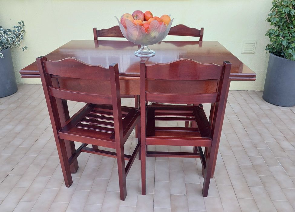 Mesa extensível de cozinha maciça em mogno + 4 cadeiras