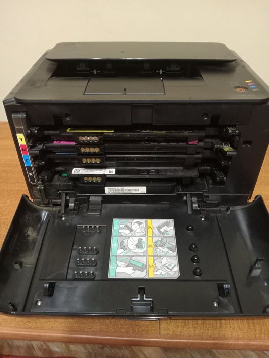 Продам принтер samsung clp 315. На запчастини.