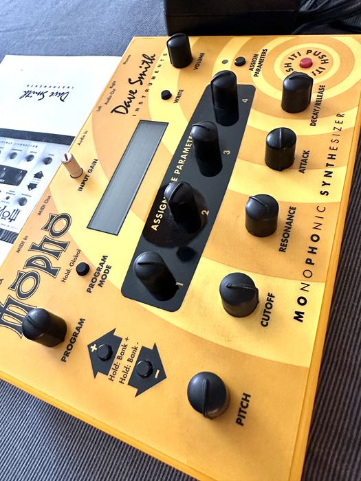 Dave Smith Mopho - sintetizador analógico