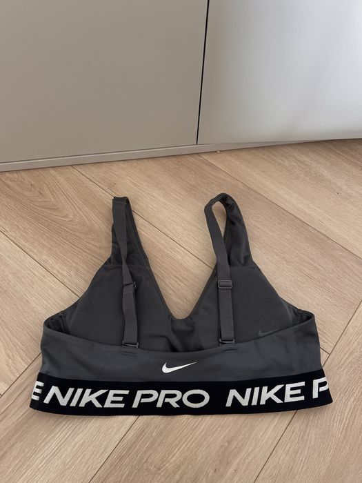спортивний топ Nike pro new collection s