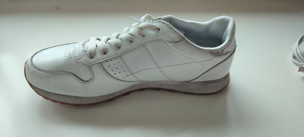 Ténis Skechers branco
