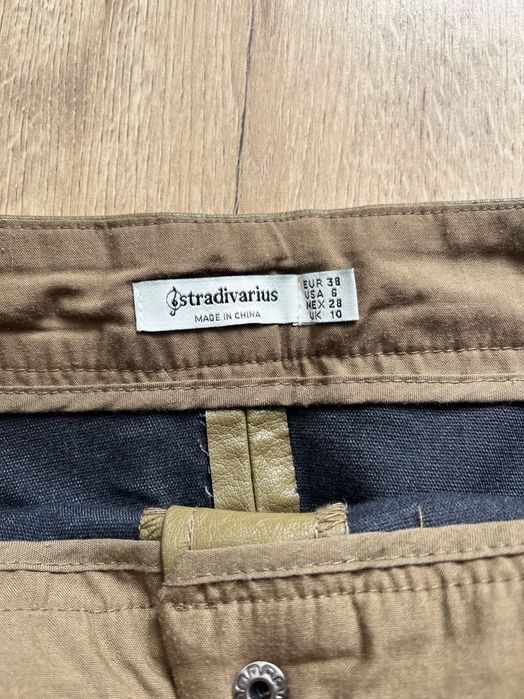 Спідниця хакі Stradivarius