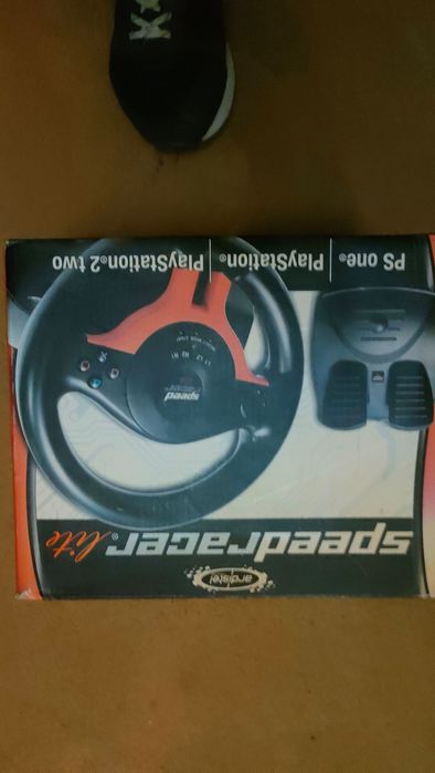 Volante Ardistel SpeedRacer Lite + Pedais (PS1/PS2) – com caixa
