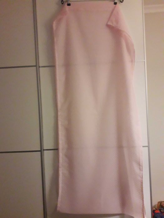 Cortinados compridos e estreitos rosa