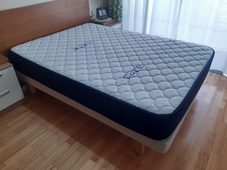 Cama e colchão 1.35×1.90m