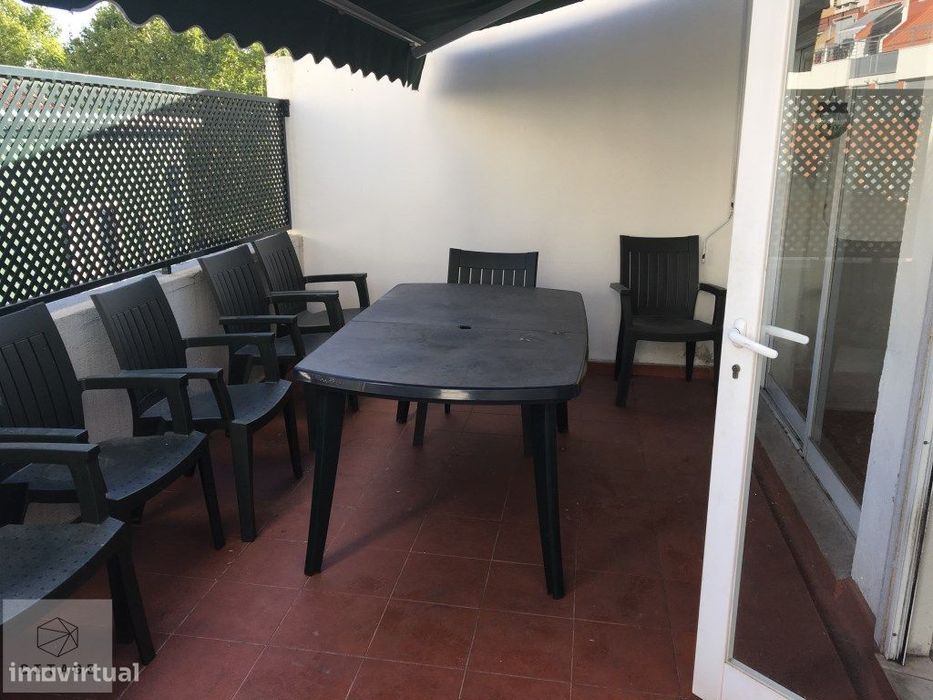 Apartamento T2 para arrendamento Alameda Linha das Torres