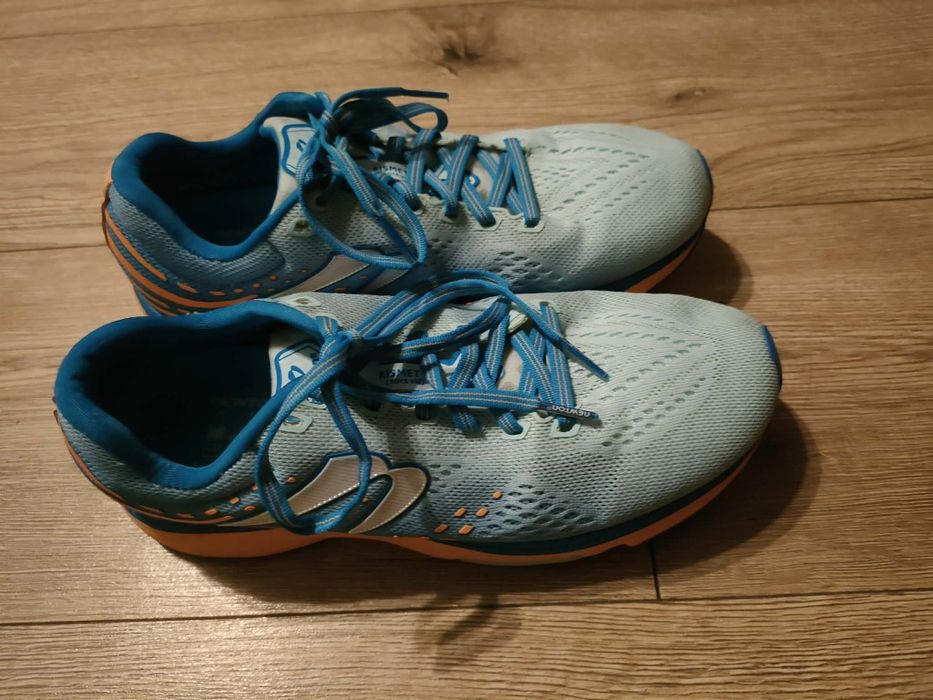 Buty damskie do biegania marki newton