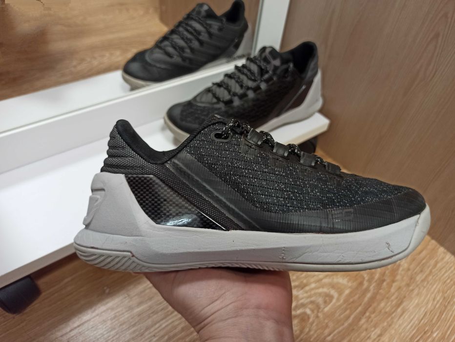 Кросівки Under Armour Curry 3 Low 35-36 р/22,5 см кроссовки оригинал