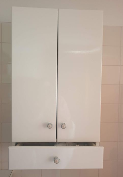 Armário de casa de banho