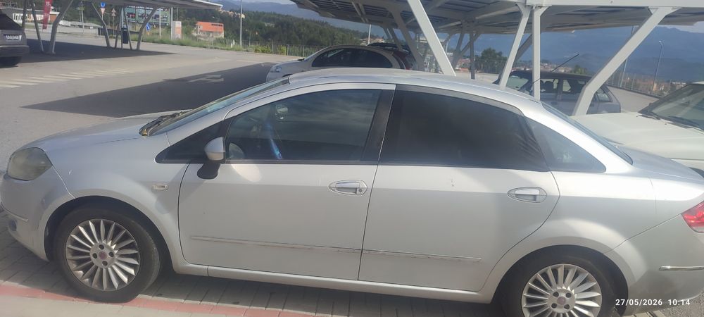 Vendo um carro Fiat lenia