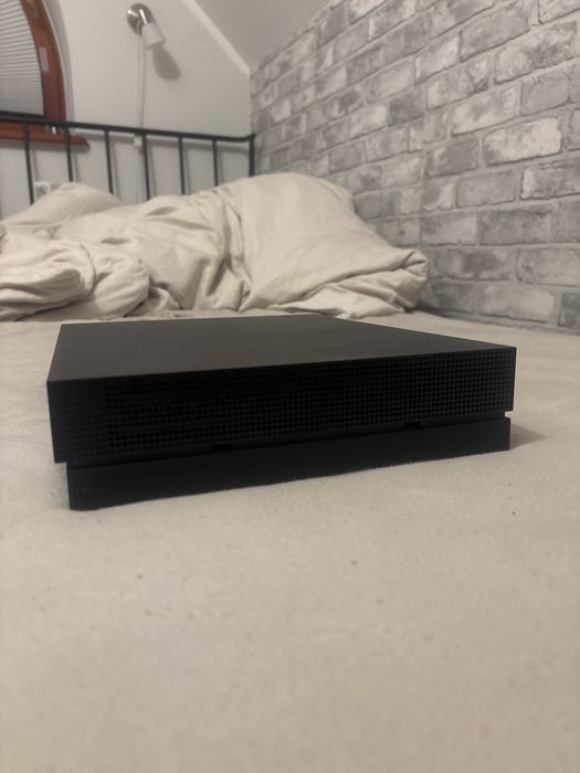 Xbox one X 1 pad