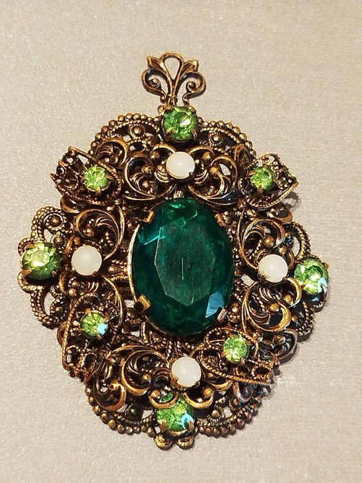 Продам Чехословакии кулон.