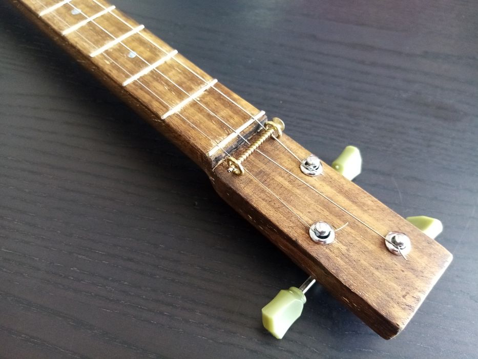 Guitarra de caixa de charutos