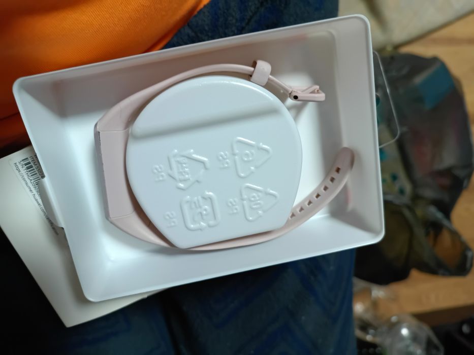 Смарт-браслет Huawei Band 4 (Sakura Pink) — Повний комплект