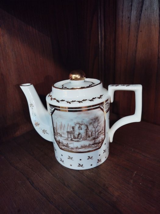 Bules de chá em porcelana
