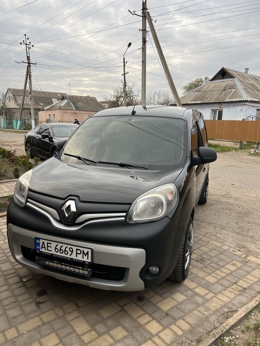Renault.    kangoo