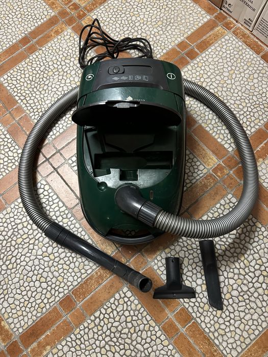 Aspirador Moulinex 1350 w usado