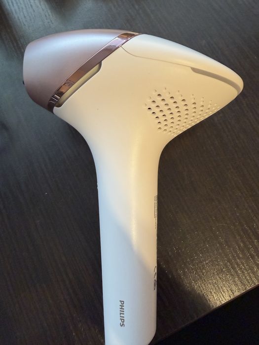 Depilator laserowy Philips Lumea 9900 IPL BRI977/00