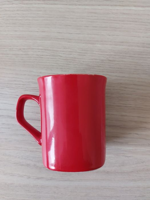 Kubek  NESCAFE 1/4 litra.