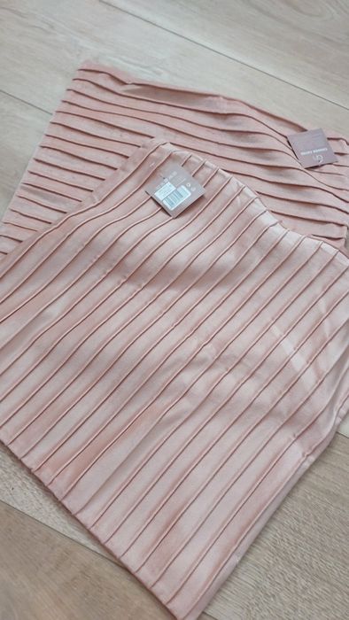 Dwie nowe poszewki na poduszki komplet